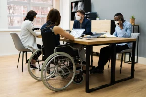 Travailleurs handicapés : obligations d'aménagement de poste et prévention des risques
